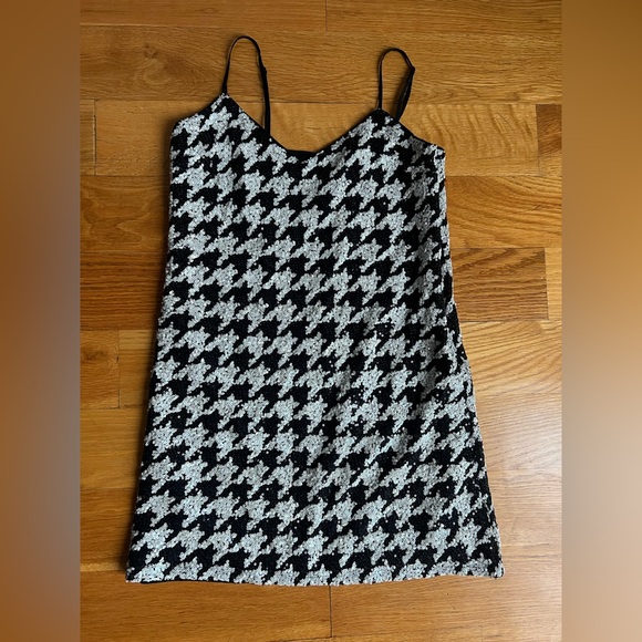 Sparkly Sequin Black and White Houndstooth Mini Shift Dress - Picture 1 of 3